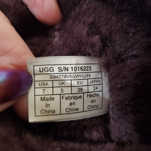 UGG Womens Classic Short II Boots Size 7 Sheepskin Leather Fur Lined Plum Purple - Picture 8 of 10